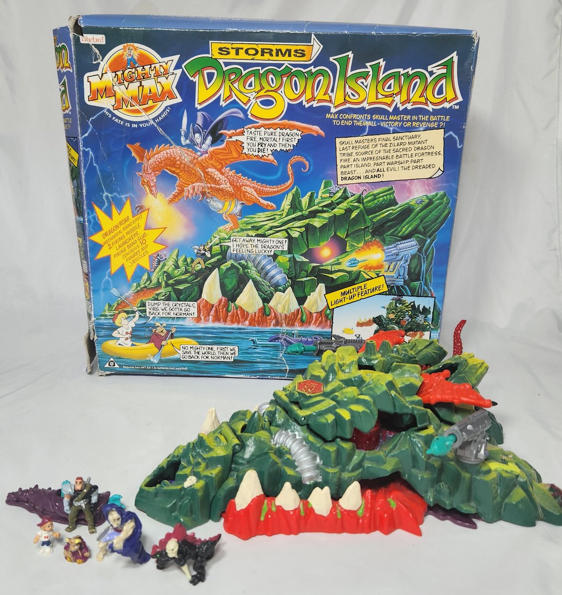 Happy Mighty Monday! 

What are we playing with first? 

#MightyMax #DragonIsland #SkullMountain