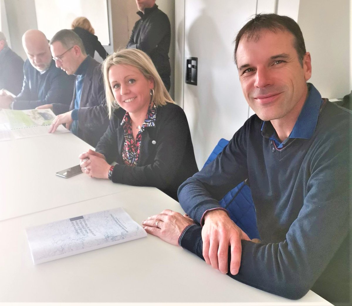 enedis_bretagne's tweet image. [Au cœur des territoires - Signature ✍️] @Enedis #Bretagne accompagne Bain de Bretagne et Grand Fougeray pour les aider à relever les défis autour de la #TransitionEcologique. Construisons ensemble les villes dynamiques et attractives de demain #PetiteVillesDeDemain