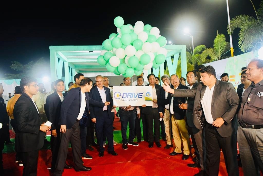 BPCRetailSbp's tweet photo. 5th Fast Charging EV corridor of BPCL was inaugurated by Shri P.S. Ravi ED(R) I/c on 05.03.23 at Sambalpur.Sambalpur Raipur Nagpur corridor will connect East to West with EV charging solutions at 15 ROs on this great eastern expressway.The event was followed by a press conference https://t.co/HgvAOiVrQd