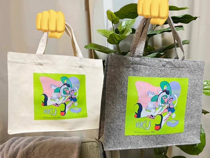 #初音ミク伊勢丹 "ネコちゃんと過ごす休日ミクさん"のイラストグッズA4スクエアトートバッグ・スクエアポストカード(※絵柄は旧バージョン) 