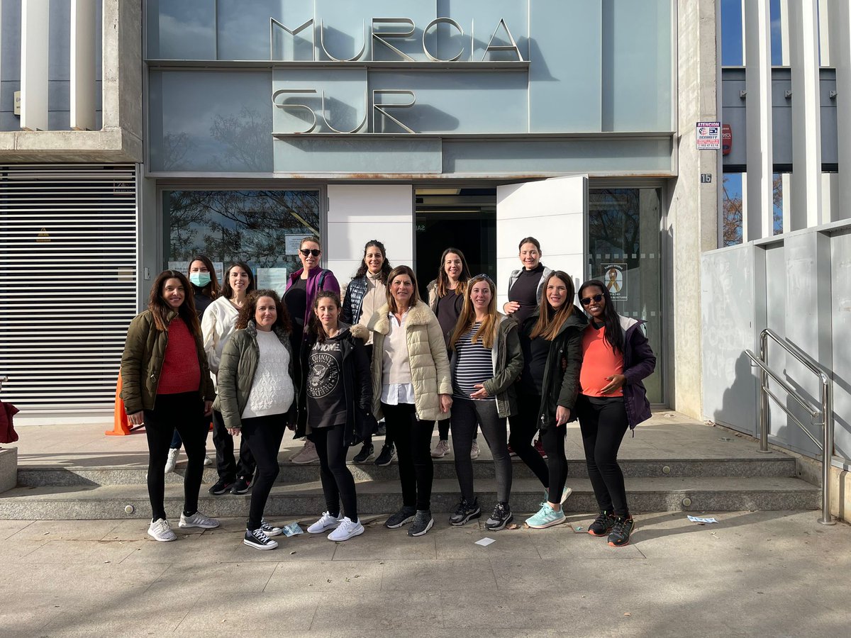 Area7ReinaSofia's tweet photo. 🏥@Area7ReinaSofia @Murciasalud
👩🔬#YoyaGarcía, matrona del centro de salud #MurciaSur, realiza todos los viernes junto a padres y madres clases de
👶🏽#preparaciónalparto
🧘🏽♀️#yogaprenatal
🫁 #respiraciones
💭#meditacion
🗣️#charlas
📸🤰🙍🏽♂️ https://t.co/nrmLFaylvR