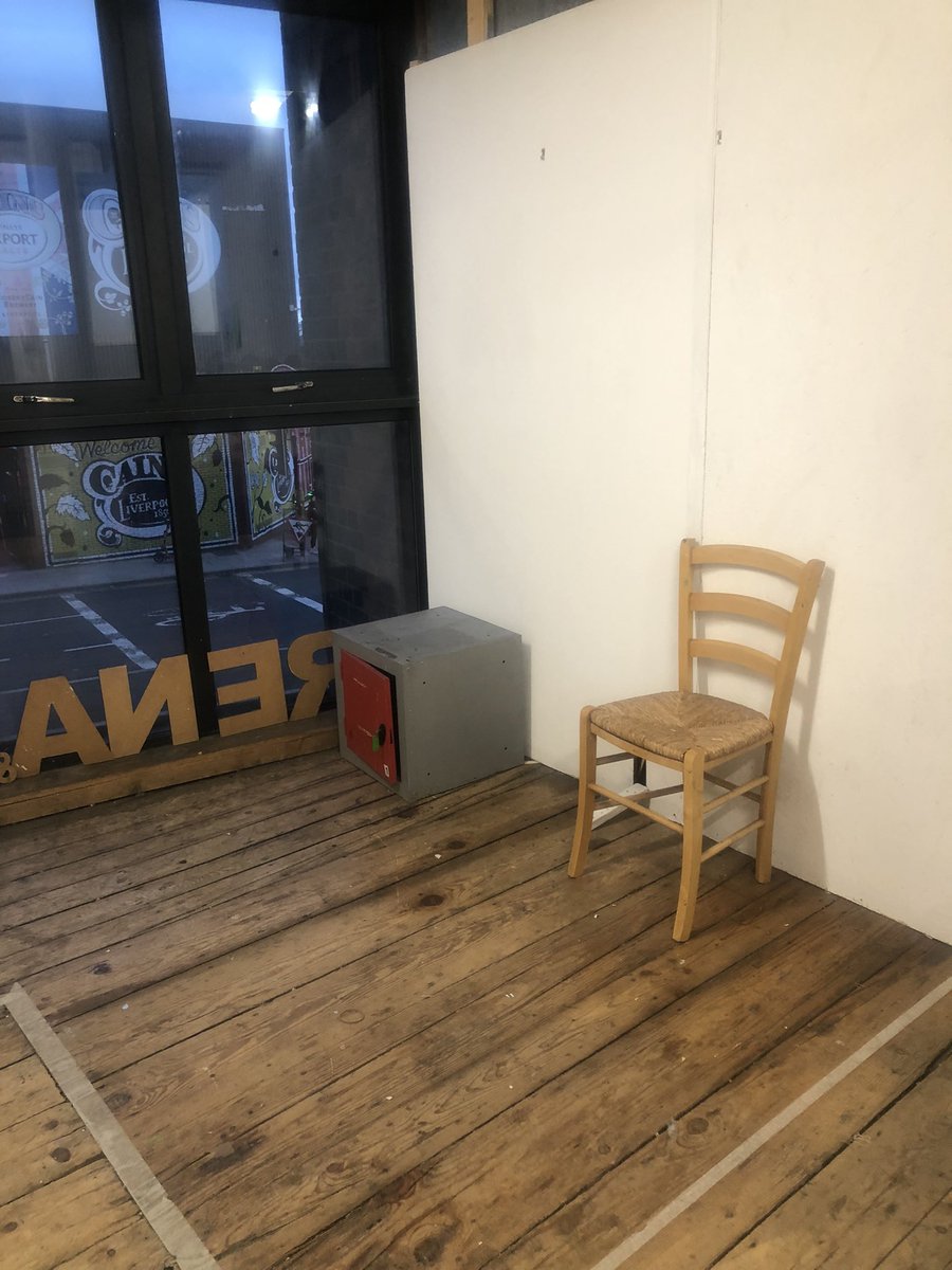 WE HAVE SPACES AVAILABLE!! There’s a desk space for £75pm and a studio space for £120pm 💫 Please email for more info etc info@arenastudiosandgallery.com 😎 please repost and share this post!! 👩‍🎨 👨🏼‍🎨 🫶🏻