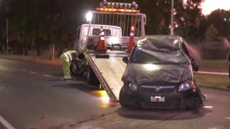 jotaleonetti's tweet image. Ya están removiendo al papanatas que agarró fuerte fuerte la colectora de #GeneralPaz altura #ParqueSarmiento, en #Saavedra, y se lo puso de sombrero. 
El conductor fue derivado al Hospital Pirovano.
ControldeTransito.com.ar