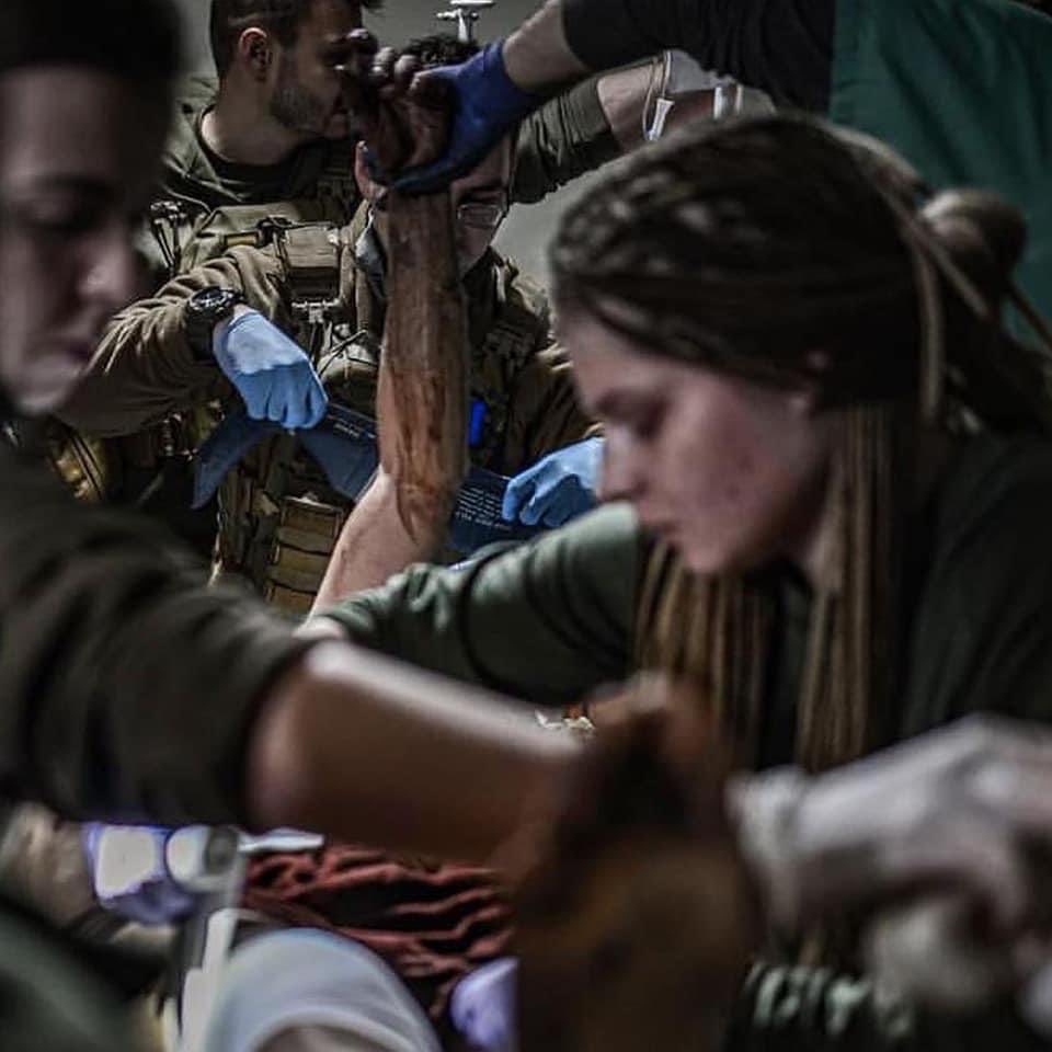 DefenceU's tweet image. Yana Rykhlitska, a 29-year-old paramedic of the 93rd brigade, died near Bakhmut. 
She was evacuating the wounded when the car she was in got shelled.
Yana was a true hero, ready to risk her life to help others.
Eternal memory and glory to our fallen heroes!