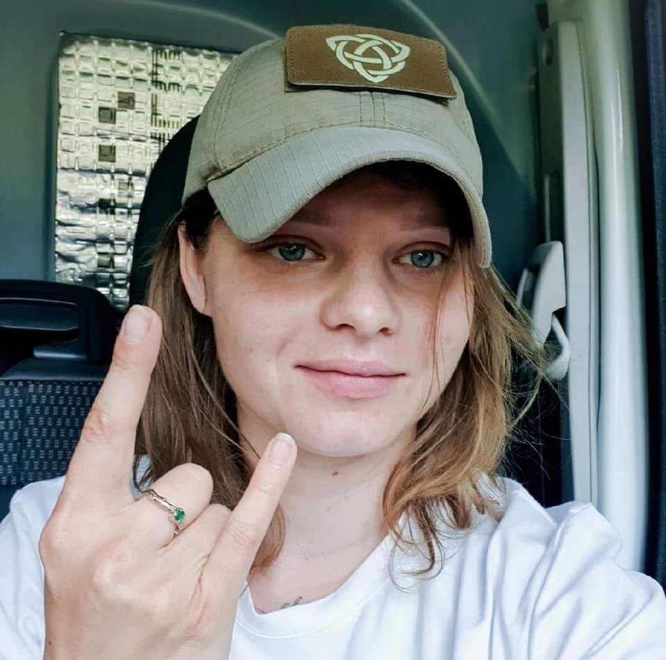 DefenceU's tweet image. Yana Rykhlitska, a 29-year-old paramedic of the 93rd brigade, died near Bakhmut. 
She was evacuating the wounded when the car she was in got shelled.
Yana was a true hero, ready to risk her life to help others.
Eternal memory and glory to our fallen heroes!