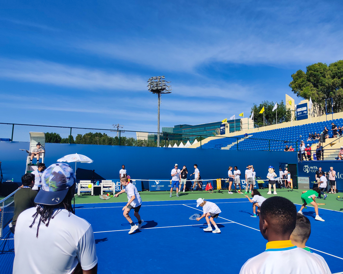 SouthViewSchool's tweet photo. The Dubai Duty Free Tennis Championship brought tennis fever to SVS! Our young tennis enthusiasts had a blast participating in the on-court activities & watching the first round. Thank you for an incredible event!
@DDFTennis
#southviewschool #partnerschool #ddftc #Partnership https://t.co/DwSOmwY4qO