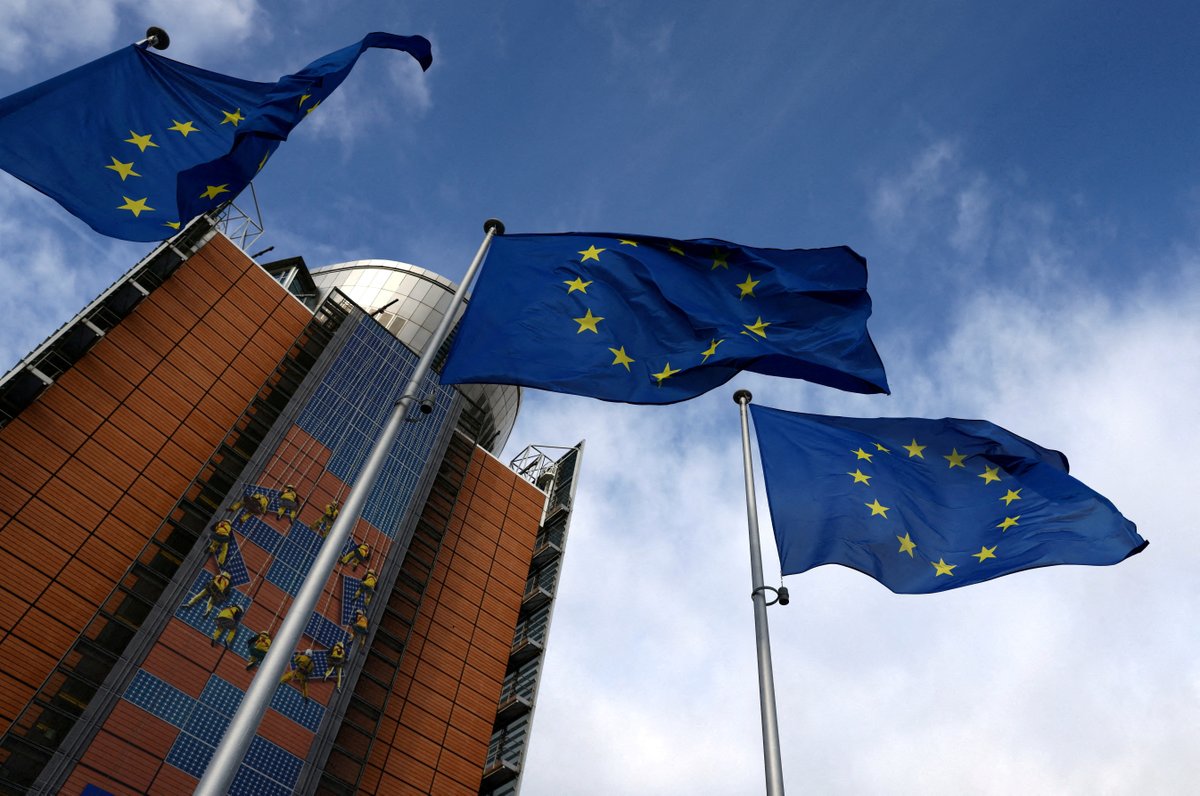 3CatInfo's tweet photo. La UE té funcionaris en "excedència" abans de jubilar-se cobrant 8.200 euros al mes de mitjana
https://t.co/X3opoU2XBx https://t.co/83DKLs36Dv