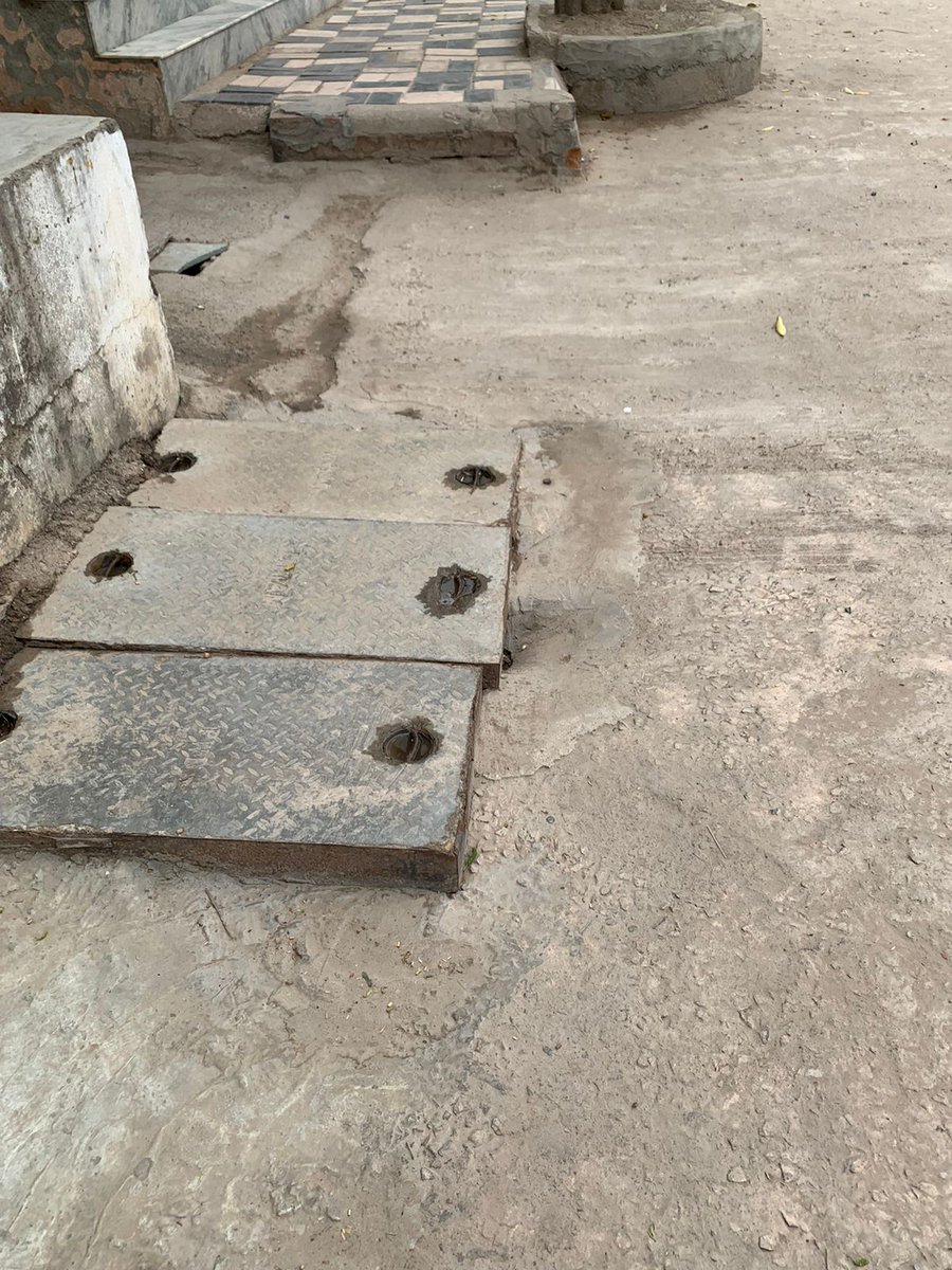 jaiprakash6850's tweet photo. @DelhiPwd Here the drain work has been left https://t.co/MSn3iUX6cd has been more than 2years since it was left unfinished.Due to non-construction of drain, it gets jammed.Due to this, the dirt comes in the drain due to which there is a fear of spreading the disease.vill= karala. https://t.co/uoQ4k9Fj8y