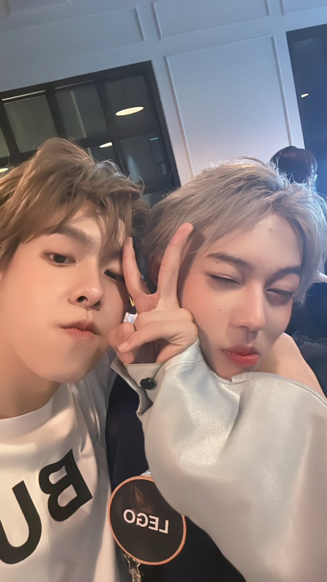 peempeemland's tweet image. อะๆอีกคน ยัยเหมียวของพี่ ภูมิใจในตัวเเกมากๆ เเกเป็นเด็กที่โคตรเก่งเเละน่ารักกับพี่มาก เป็นรุ่นน้องคนโปรดพี่เลย ตั้งเเต่รู้จักกันสีผมเเกก็เปลี่ยนเรื่อย🤣 ยินดีกับความสำเร็จที่เเกทําได้น้า เหมือนที่บอกอะพี่เป็นทาสหนูไปตลอดน้ายัยเหมียว congrat #ProjectAlphaTH #ProjectAlphaTHFinalEP