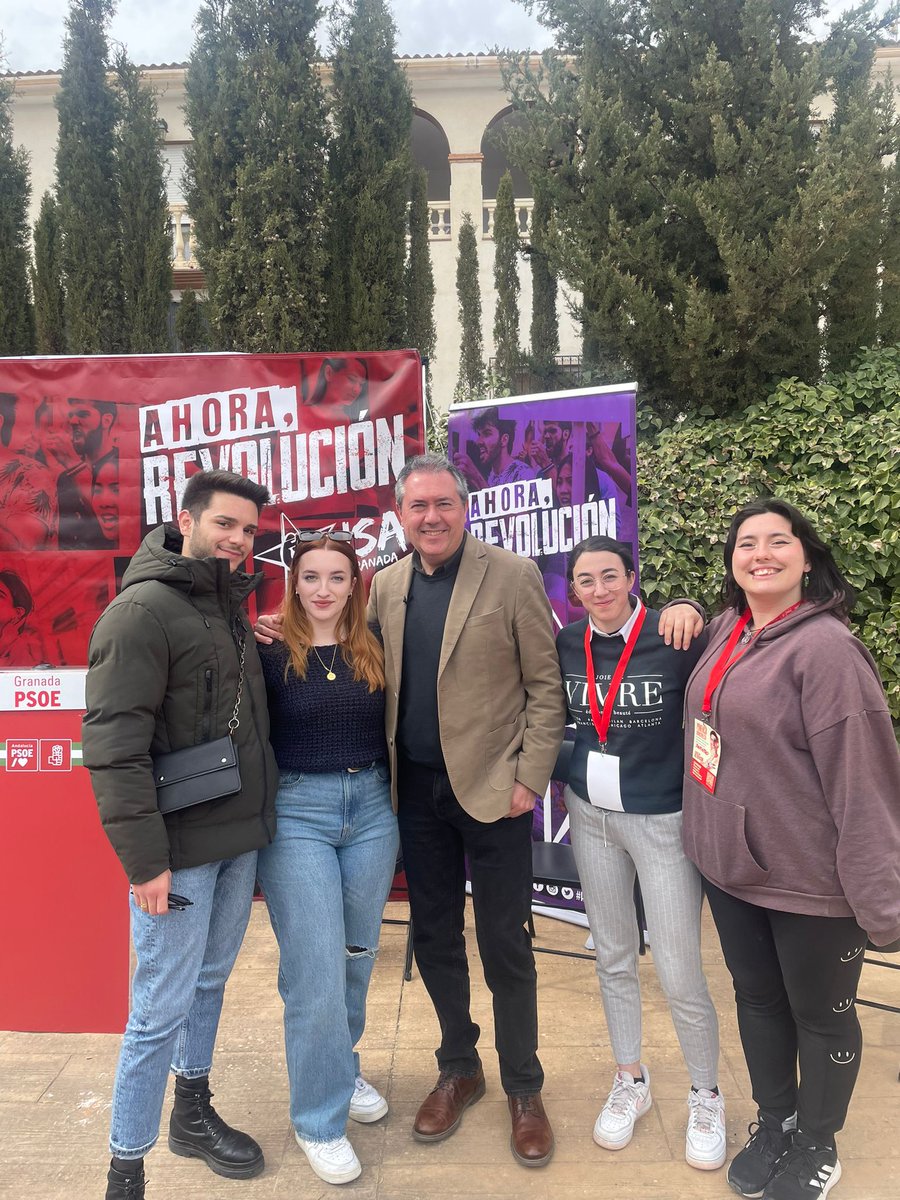 🌹 Las Juventudes Socialistas de Maracena, junto a los compañeros de @jsagranadacep , nos hemos desplazado a Moclín para la I Ponencia Municipalista, en la que hemos elaborado en conjunto un escrito con +80 propuestas de cara a las próximas elecciones municipales
#AhoraRevolucion