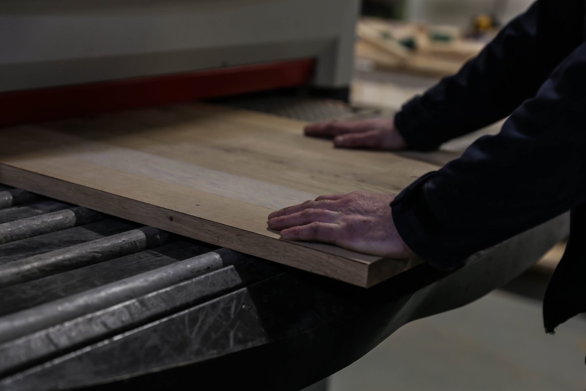 Do you want that perfect table top? 👌🏽
Our Table Top builder is the perfect way to get that desired finish for your venue! 
---
 hubs.la/Q01DdCJN0
---
#tabletops #custom #tables #furniture #contractfurniture #hospitalityfurniture #hospitalitytables