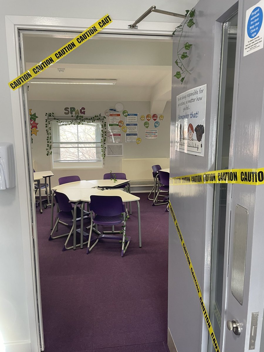 ASJSASIS's tweet photo. Some mysterious plants appeared in #Y6 last week…🌿 Using their detective skills, the children generated adjectives to describe the vines and created warning posters ⚠️ What will our new book be? 📖 #ASJS #English #wherethosewhoinspirecometobeinspired @theliteracytree @bookhorse https://t.co/GCnOYty8FG