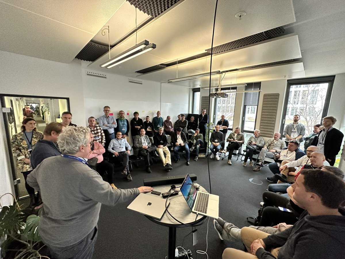 Fertig ✅ soeben bei <a href="/DAVID_Systems/">DAVID Systems</a> unsere neue Version von CCI vorgestellt. Unser Text2Speech Tool mit ChatGPT