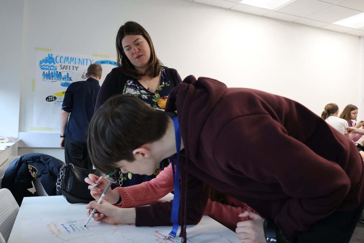 MerseysidePCC's tweet photo. What an incredible day hearing the voices of young people making a difference at #LiverpoolHopeHack. Over 6️⃣5️⃣ young people attended to speak their views on how we should overcome critical issues such as poverty, mental health and safety in our society. 👏1/2 @MerseysideVrp https://t.co/NuQmpLE0UX