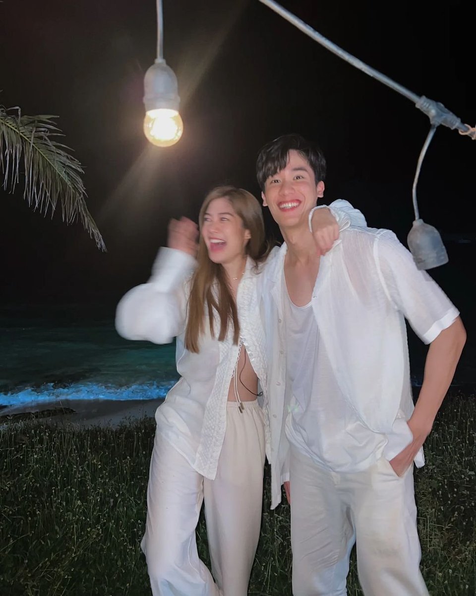 seenaclown_'s tweet photo. beautiful in white 🤍 #Tawan_V #alrisa #tanmanทําแทนได้ https://t.co/pHxnZ3WjvF