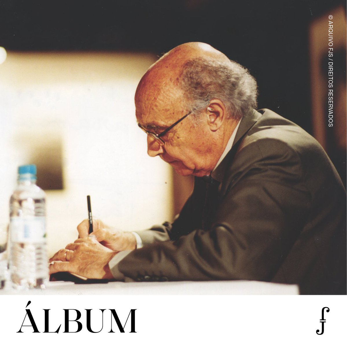 «Os leitores transformaram-me em escritor. Em outras palavras: só descubro que sou escritor quando verifico que tenho leitores»