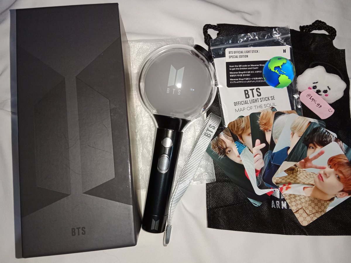lisqueenv's tweet photo. WTS (WANT TO SALE)

LIGHTSTICK BTS / OFFICIAL ARMYBOMB SE 

💸 700k Langsung DM

✅ Good Condi 
✅Full Set
✅ connect wv &amp; bts official ls
✅Barcode belum pernah scan 

📍Pandeglang, Banten #BTS #ARMYBOMB #lighstick https://t.co/ogbWcziG7P