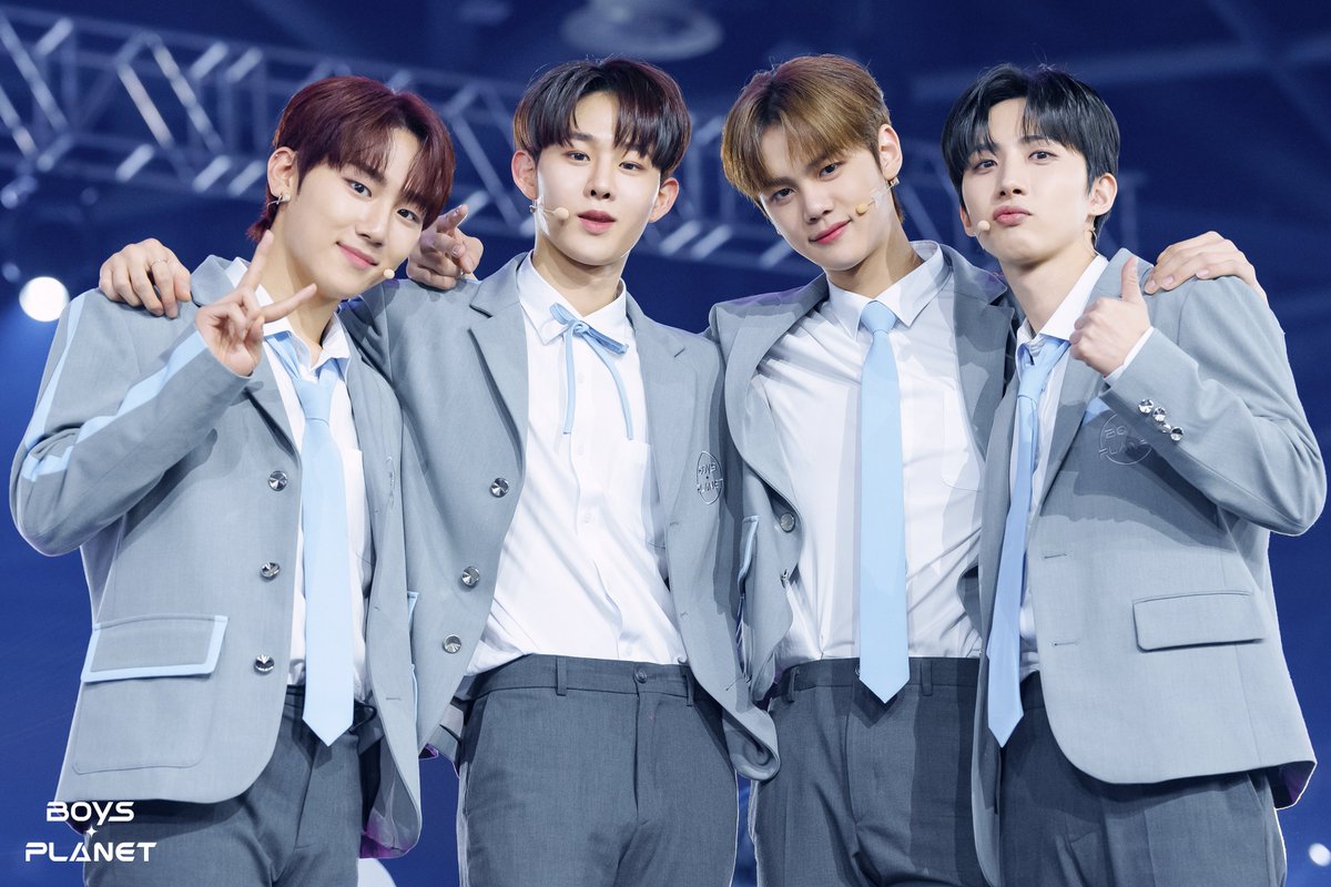 _mnetboysplanet's tweet photo. 비하인드 포토 하드털이 #1 📸💾

설렘과 떨림이 가득했던 소년들의 
✨시그널 송 무대✨ 비하인드 현장을 공개합니다!

소년들의 더 많은 정보는?
✔ Instagram (https://t.co/1fDTBxHGcu)
✔ Mnet Plus (https://t.co/o6ZWsf529x)

5세대 신인 K-POP 보이그룹 데뷔 프로젝트
〈#BOYSPLANET〉 https://t.co/RMpnqGBxZo