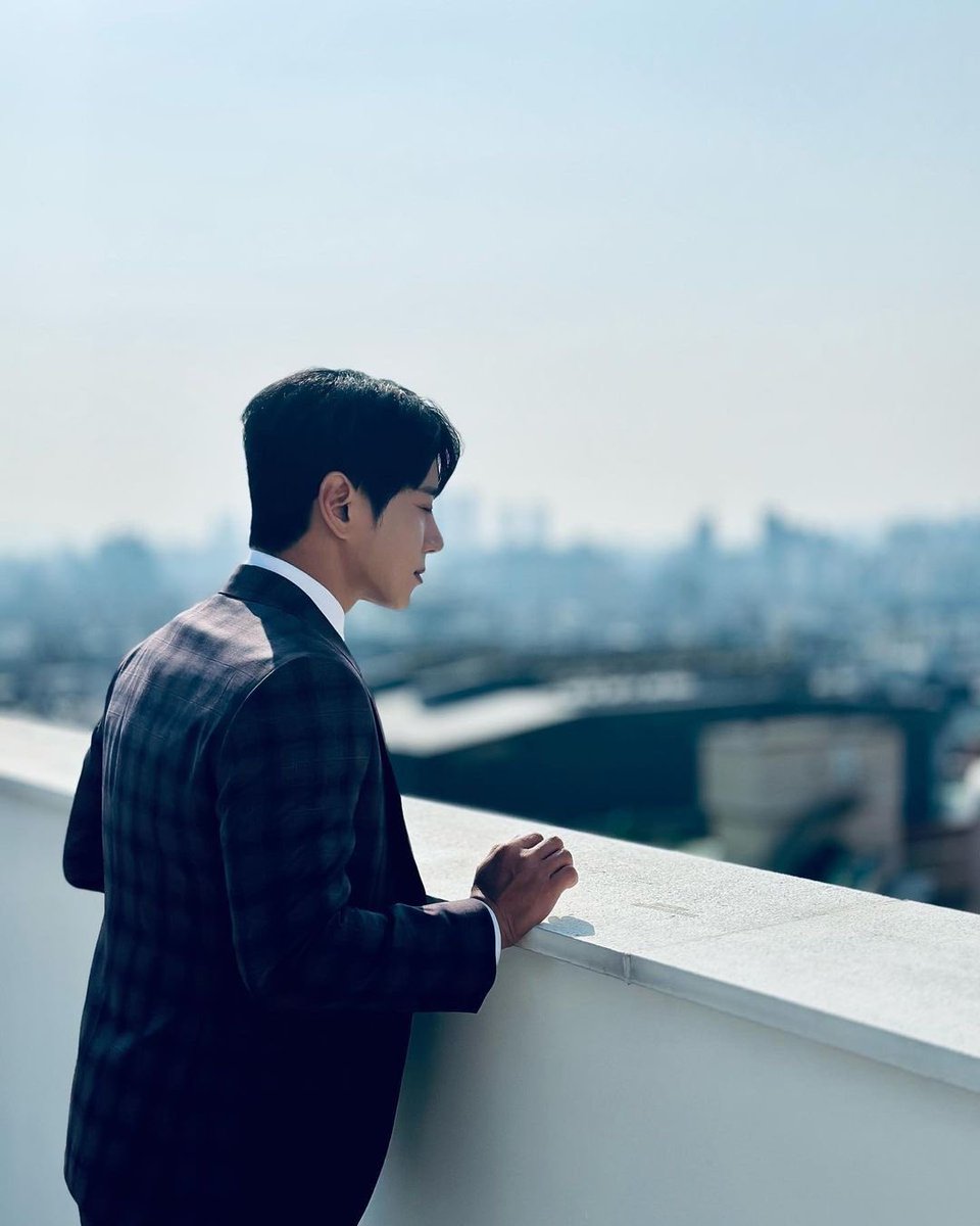 official_yaoki's tweet photo. 야오키와 황치열님이 함께한 촬영!
맑은 하늘아래 가슴시린 음색이 가득 채워졌던 촬영현장이었습니다
황치열님 더운 날씨에 수고 많으셨습니다- ̗̀ ☀️  ̖́-

[YAOKI Project part. 3]
💿황치열 - 그런 사랑은 없어 (No love)
2023 March, Coming soon

#야오키프로젝트 #YAOKIProject #황치열 https://t.co/w8zaOlTaPt