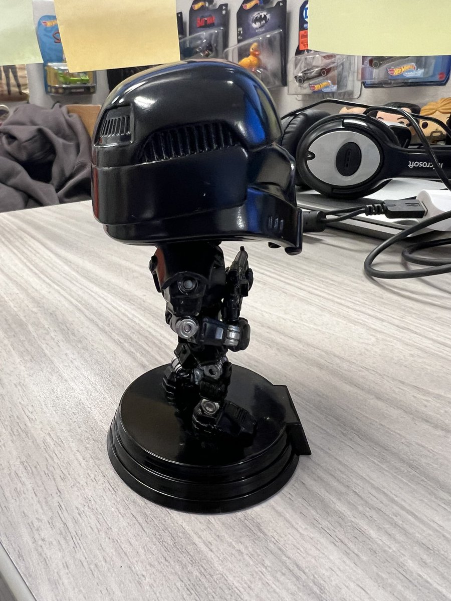 BoneheadCollec1's tweet photo. #toys #bonehead #boneheadcollectors #starwars #funko #funkopop #droids #darktrooper #stawarsfunko #trooper #figurecollector #adultcollector #funkocollector #figlife #letembreathe #scratchthatfigureitch https://t.co/yF4bE9XsCT