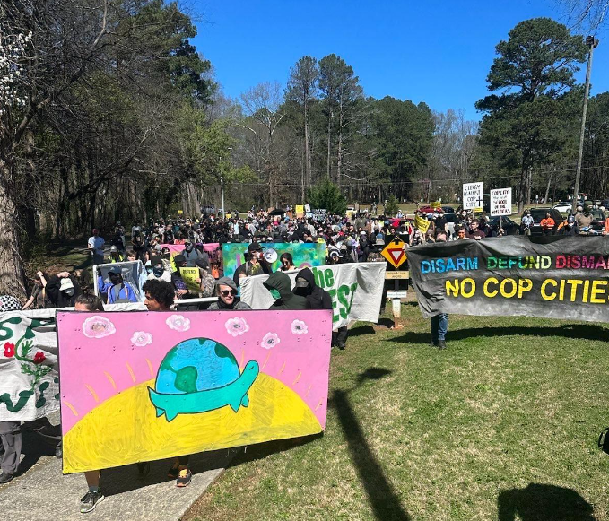mlncn's tweet photo. moved by this weekend's events to #defendATLForest, consider joining up or forming a Welaunee Defense Society crew where you live!
https://t.co/0xaaiMqb9X (3/3) https://t.co/kSVJON4YGa