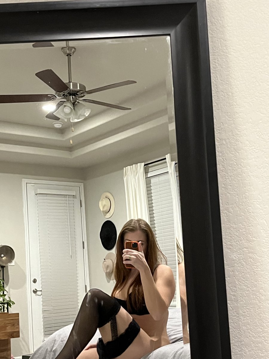 Alexis_Summers_'s tweet photo. My OnlyFans is super explicit! I post daily and reply to all private messages too, go subscribe while it's free😉 https://t.co/aWHsLnSyq1