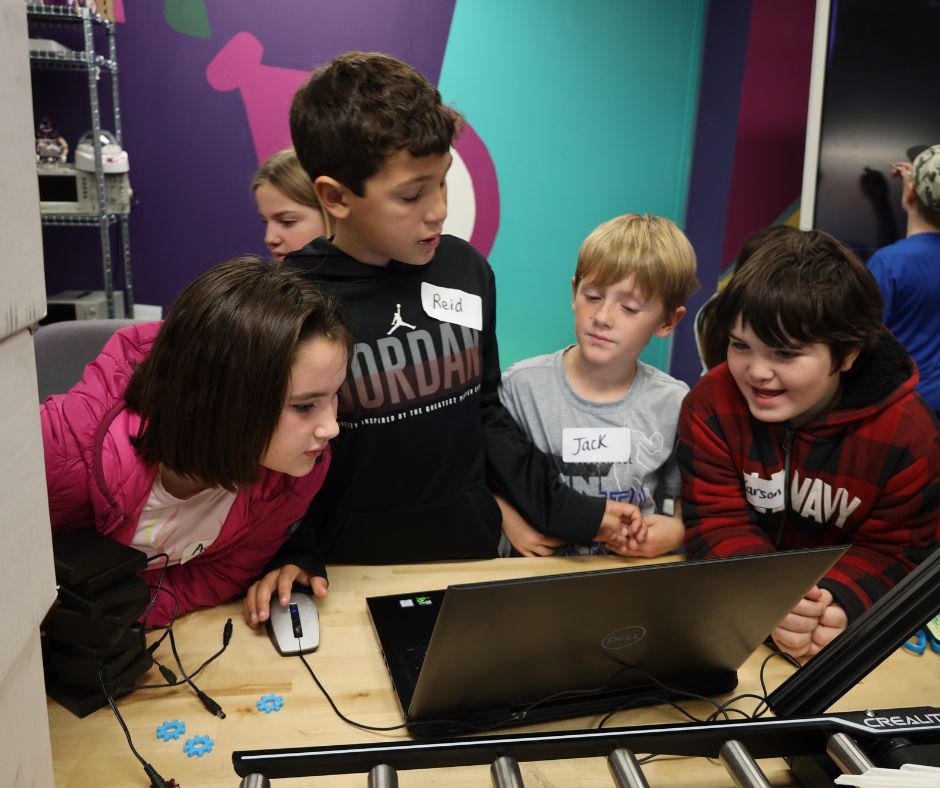 brilliant_labs's tweet image. Spend your Saturday making with Brilliant Labs! Drop in with  your family to the Fredericton Public Library and explore hands-on STEAM activities. 
Drop in on Saturday March 11th, 10:30am-12:00pm!  
#CanCode @CityFredGov @Gov_NB #FamilyFun #STEAMforkids
