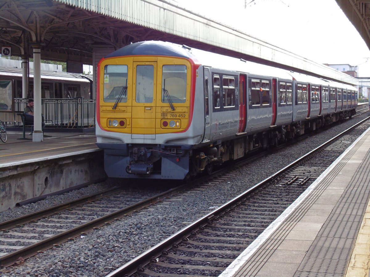 NotYOLOSmh's tweet image. Few pics from July 2022

1. 769445 next to a Class 231
2. 769445 again 
3. 769452 
4. 769002

#Class769 #Class231 @tfwrail