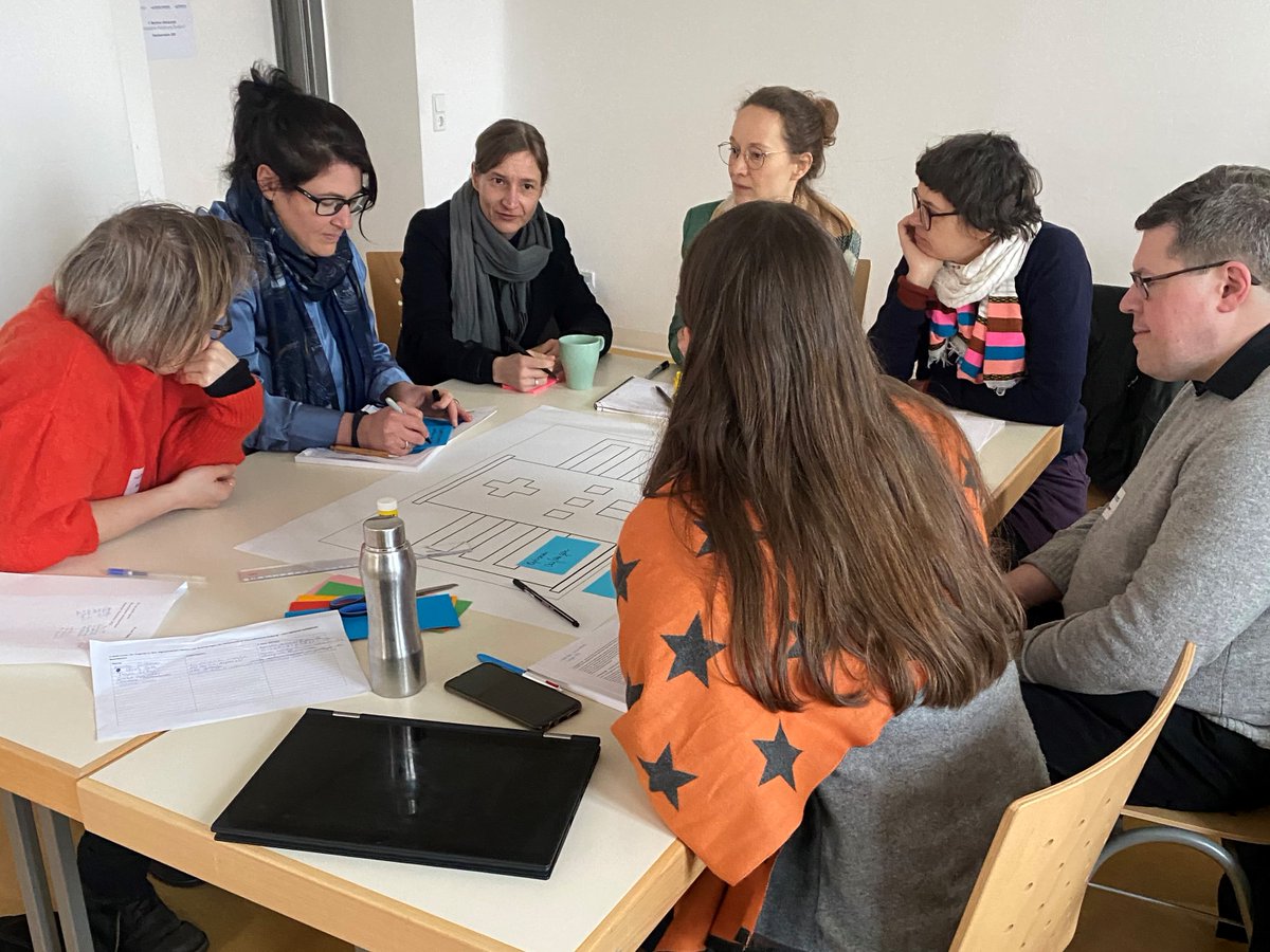 marieniederl's tweet image. Welche Faktoren ermöglichen es uns, in Gesundheitsversorgung mitzureden? Bei der #BerlinerWerkstattPartizipativeForschung von #PartNet haben wir am Freitag an der Katholischen Hochschule für Sozialwesen Berlin dazu diskutiert. @LBG_SHoW  @OIS_Center #patientinvolvement