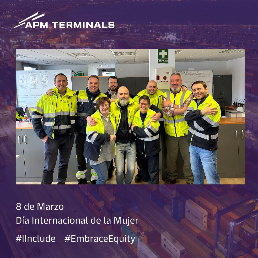 APMT_SpanishGW's tweet photo. We #EmbraceEquity!! International Women's Day is coming up, a day to call for action to accelerate equity in our society. Our teams in Valencia, Barcelona, Castellón and Gijón have joined this movement and shown the world a huge embrace!
#APMTerminals #IWD2023 #IInclude https://t.co/y4NxKIGQjq