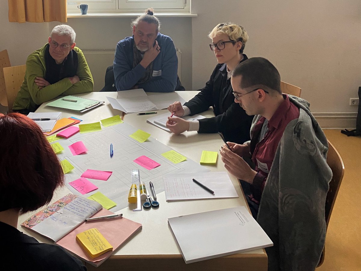 marieniederl's tweet image. Welche Faktoren ermöglichen es uns, in Gesundheitsversorgung mitzureden? Bei der #BerlinerWerkstattPartizipativeForschung von #PartNet haben wir am Freitag an der Katholischen Hochschule für Sozialwesen Berlin dazu diskutiert. @LBG_SHoW  @OIS_Center #patientinvolvement