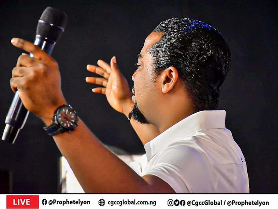 prophet_elyon's tweet photo. GRACE IS A PERSON.
GRACE IS SPIRITUAL.
GRACE HAS A VOICE.
THE VOICE OF GRACE IS HEARD ON EARTH.

UNTIL GRACE IS REVEALED, DARKNESS WILL PREVAIL

#ProphetElyon 
#ElohimCgcc 
#ThePropheticVoice 
#ProphetOfTheWord
#UltimateFaithfulness
#DeeperTruth
#Thegloryofhisfire https://t.co/wGvwKTwKjQ