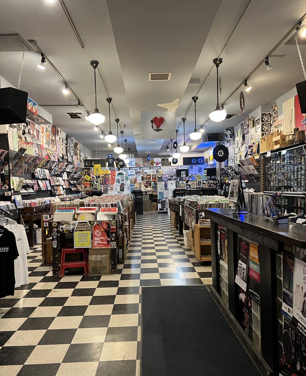 djheather's tweet photo. #StopShop #Yesterday @gramaphonechi ❤️💸 https://t.co/QjUv46oUoR