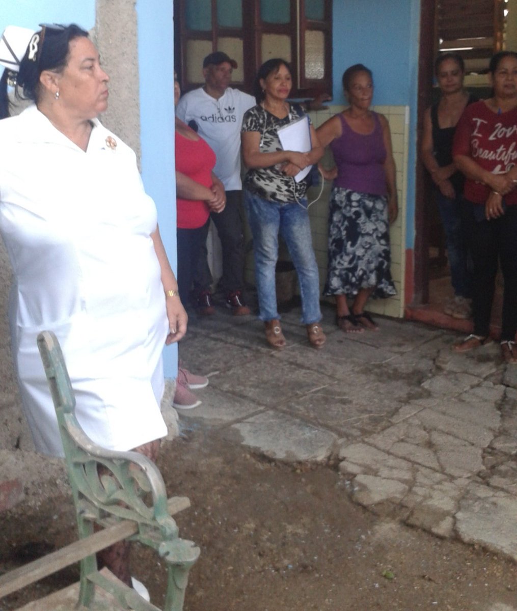 DMSaludMayari's tweet photo. Matutino laboral en homenaje al cdte Hugo Rafael Chávez Frías, en el X aniversario de su fallecimiento. Elecciones de Diputados a la ANPP el próximo 26 de marzo y la aplicación de la Guía de Autocontrol. #MejorEsPosible #JuntarYVencer #HolguínEsSalud #MayaríJuntosPodemos https://t.co/YTJr8W965a