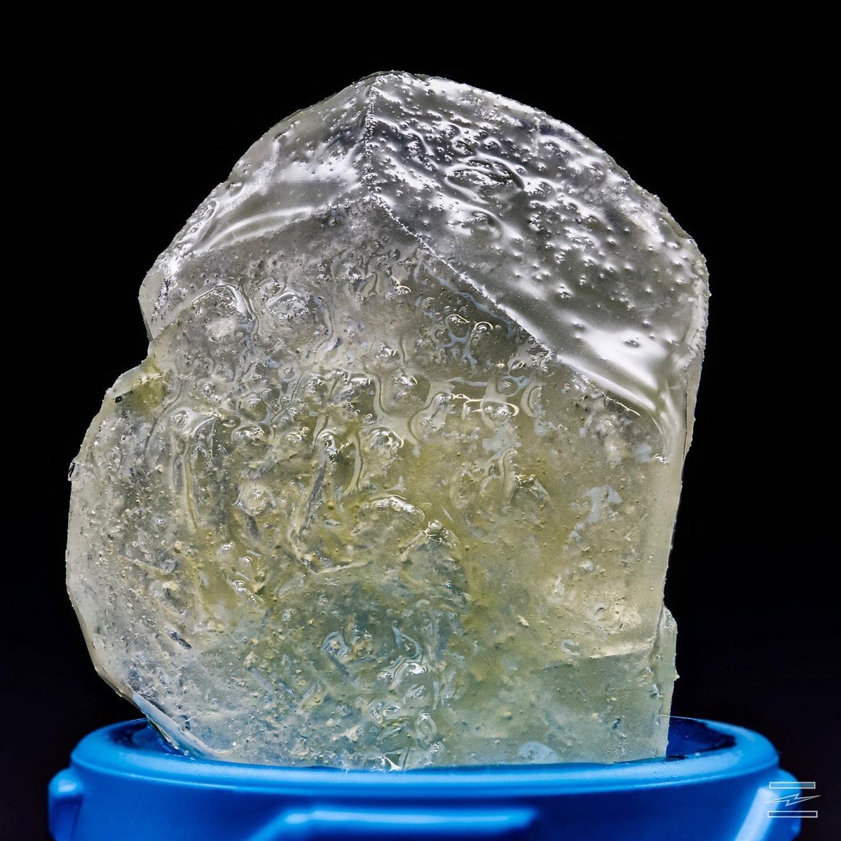 blueskymaine's tweet photo. Having some trouble capping jars this week. This 9.9g Pineapple Muffin diamond might be the issue 💎
• • •
🌳&amp;🧪: @blueskymaine
📸: Jake Wisdom Photography
• • •
🚫 Nothing for sale via IG.
AMF309
#thc #thca #diamond #diamonds #blueskymaine #thanktheplant https://t.co/txQgSxihnm