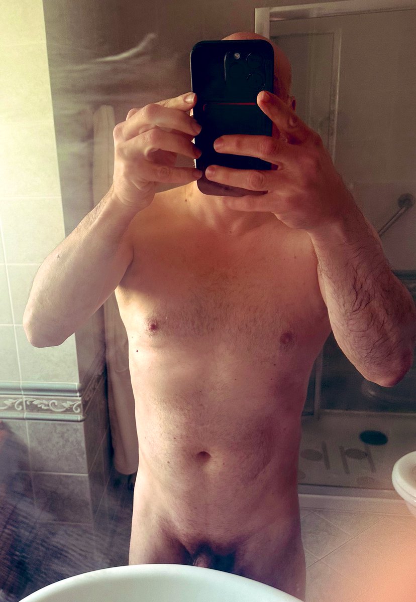Coupleofsecrets's tweet photo. A picture of Mr for a change :) https://t.co/SzLfiHJZzL