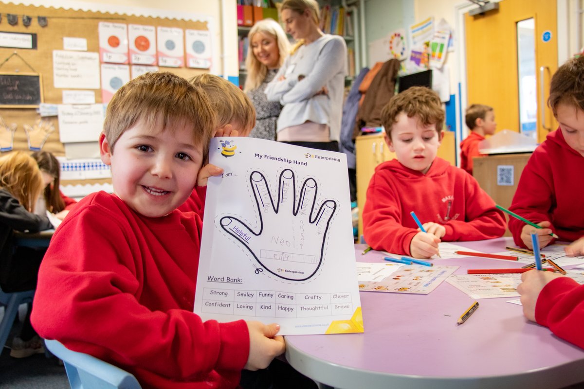 2BEnterprising's tweet photo. It's National Careers Week 👩‍💼👨‍💼

The perfect time for local businesses to sign up for a 2B partnership, joining our bee-rilliant team to deliver exciting, educational enterprise activities across primary schools.

💬 Chat to our team at info@2benterprising.co.uk
#2BEnterprising https://t.co/IfEYYFgYWG
