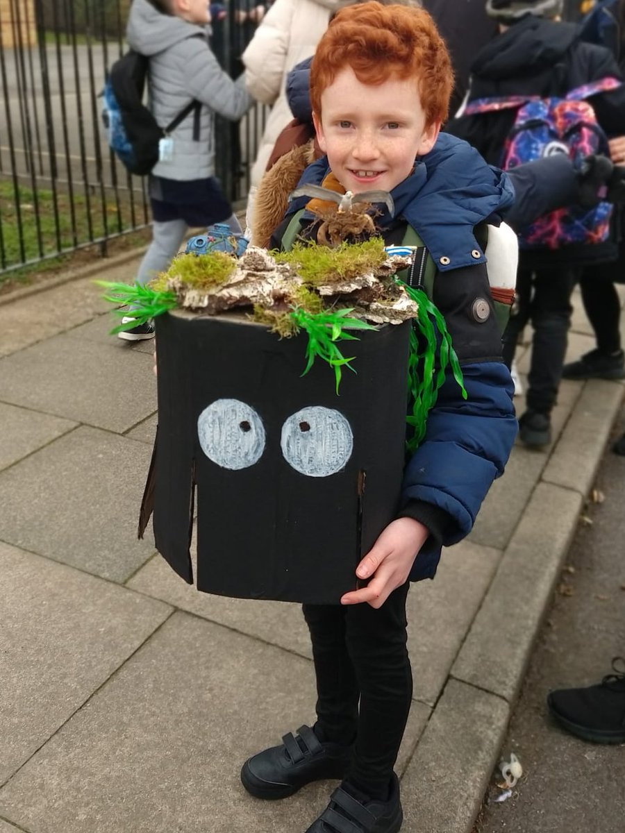 Stefezoe's tweet image. Alex and the Seawigs! A little tribute to @jabberworks @philipreeve1  for World Book Day!