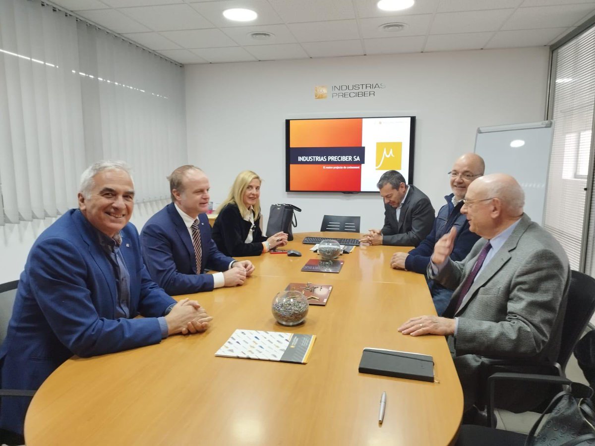 albertcaste's tweet photo. 🔩 Continuem a #Preciber, empresa reusenca de mecànica de precisió des de 1971 que ja arriba als 200 treballadors i que acompanyarem en el seu pla de creixement, amb una previsió per sobre al 20% de creixement de la facturació anual! (2/3) https://t.co/RFAKeuTEHg