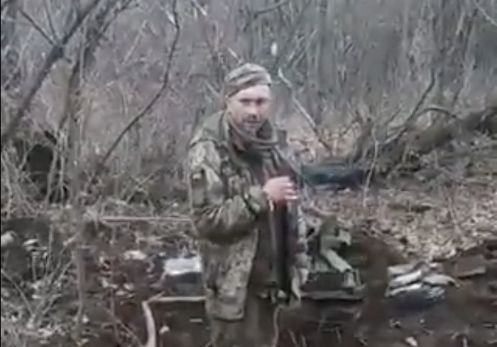 ChuckPfarrer's tweet photo. RUSSIAN WAR CRIMES: This valiant Ukrainian combatant was taken prisoner on the battlefield.  Refusing to submit to this RU captors, he snapped at them, "Slava Ukraini”.  He was then murdered in cold blood. The criminals &amp; murderers who have invaded UKR must brought to justice. https://t.co/7nzDn6Esob