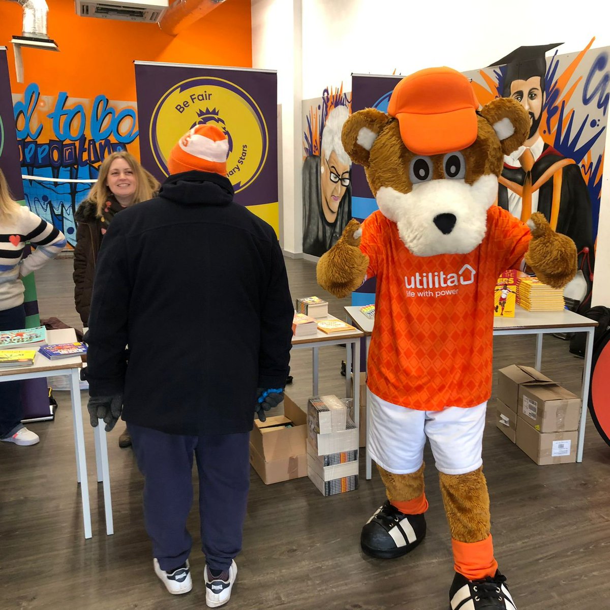 BFCCT_'s tweet photo. @BlackpoolFC @PLCommunities @premierleague @PFA @Literacy_Trust @BlackpoolST @WorldBookDayUK We were also greeted with visits from @BlackpoolFC first-team players Jake Beasley and Kevin Stewart and also the very own Bloomfield Bear which put that extra smile on the children's faces 🍊 😁

#PLPrimaryStars #getblackpoolreading https://t.co/XICl9BO2tC