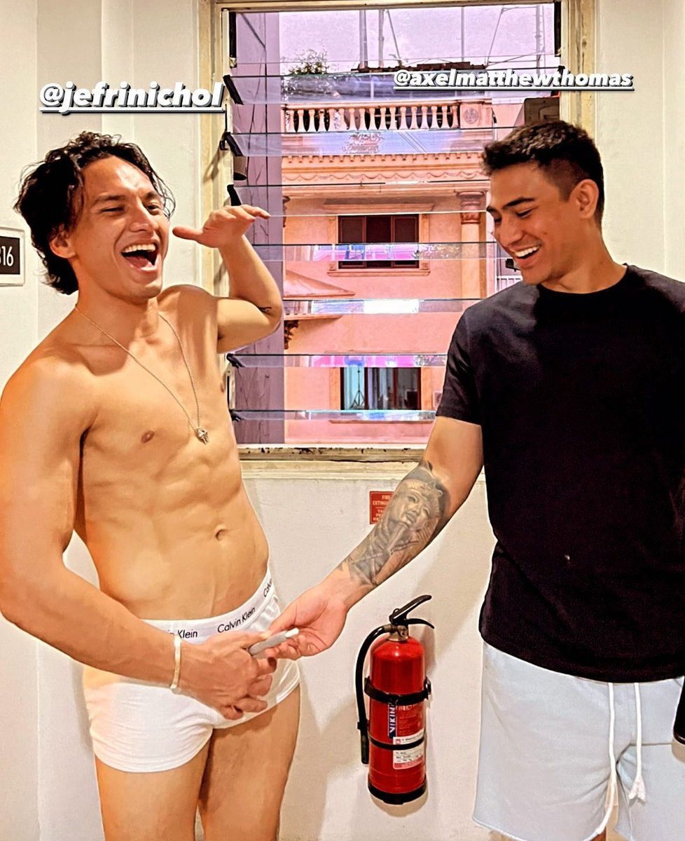 mrvvip's tweet photo. Jefri Nichol looks hawt in white Calvin. #selebwatch https://t.co/XwtWWVIx3l