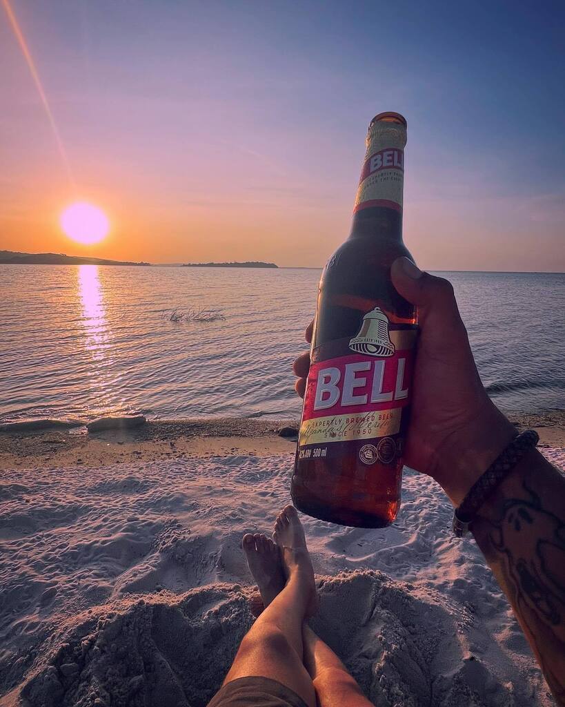 samdave69's tweet photo. Uganda has white sandy beaches facing west.
They do require some island hopping to find. Cheers from Bugala Island, Lake Victoria.
.
.
.
.
.
.
.
#samdrinks #samtravels #belllager #uganda #bugala #sseseislands https://t.co/Sqgs8PFMkJ