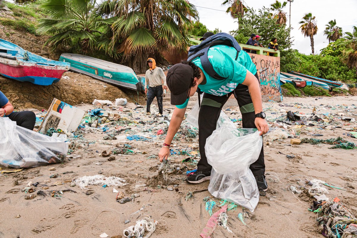 Daniel Cisneros tweet media