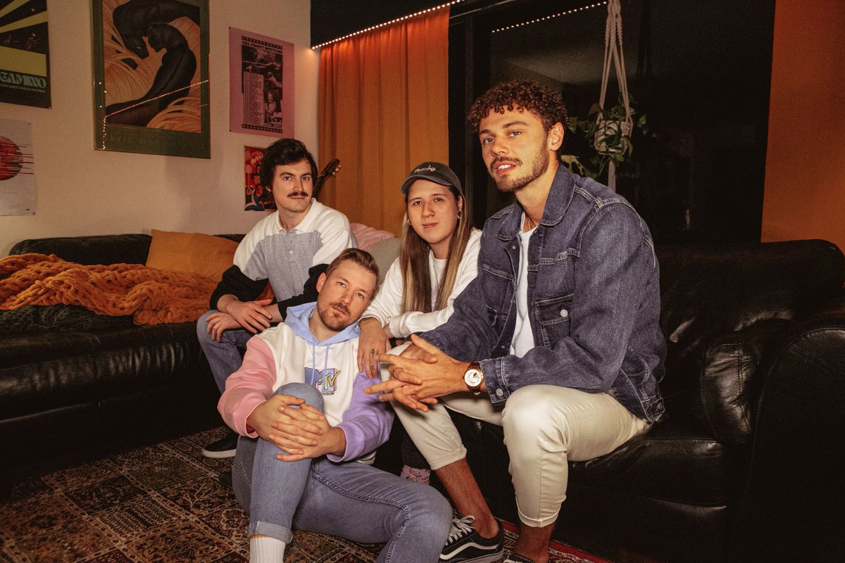 CanadianBeats1's tweet photo. Vancouver's @RoyalOakBand recently shared their latest single, "A Song For Ya." Head to #CanadianBeats now to learn more via our Five Questions With segment. https://t.co/q3AjQDmGZ3 @auteurresearch https://t.co/w627T3iJ5v