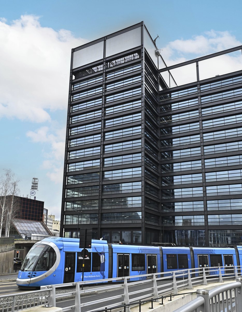 ParadiseBham's tweet image. One Centenary Way reaches Practical Completion this week, with contractor @WeAreMcAlpine handing the building over to developer #MEPC. The internal fit out phase is underway on this major new landmark for the city.
 
paradisebirmingham.co.uk/2023/03/06/one… 
@ArupUK @Glenn_Howells