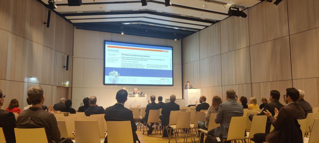 UHW_RAD's tweet photo. UHW Radiology SpRs Dr Paddy Copper @PaddyCoop &amp; Dr Gráinne Allen at the European Congress of Radiology in Vienna last week 🇦🇹 @myESR #ECR2023 🩻 
We are looking forward to hearing about the new research, developments and ideas that were shared ⭐️ https://t.co/4wV9PpGkYB