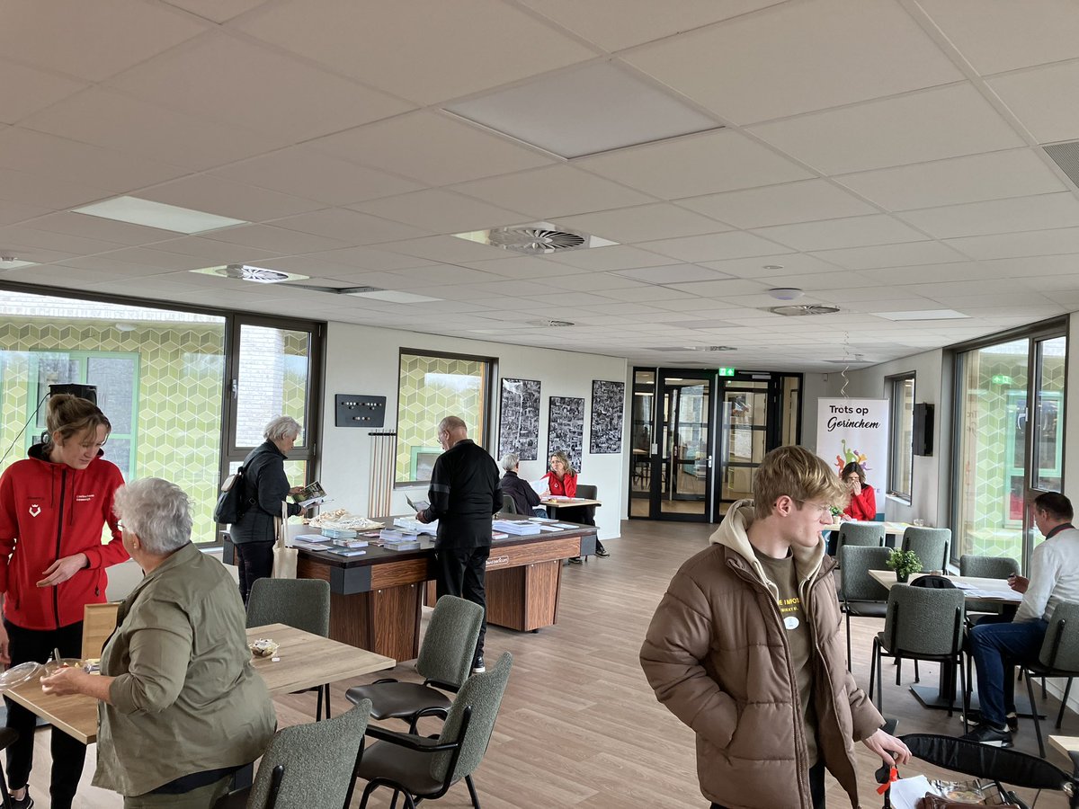 M_Molengraaf's tweet image. Vanmiddag de #fittest voor senioren in Hoog Dalem gezien: goed dat er zoveel animo is! Belang van bewegen, fit blijven, maar ook de sociale contacten die erdoor ontstaan is groot. Goed werk @GorBeweegt , studenten van @DaVinciCollege en anderen!