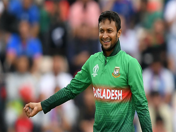 ani_digital's tweet photo. Shakib Al Hasan becomes first Bangladesh bowler to take 300 ODI wickets

Read @ANI Story | https://t.co/Tl5Hdke7xk
#Bangladesh #ShakibAlHasan #cricket #BANGvsENG https://t.co/rme42Ii1gx