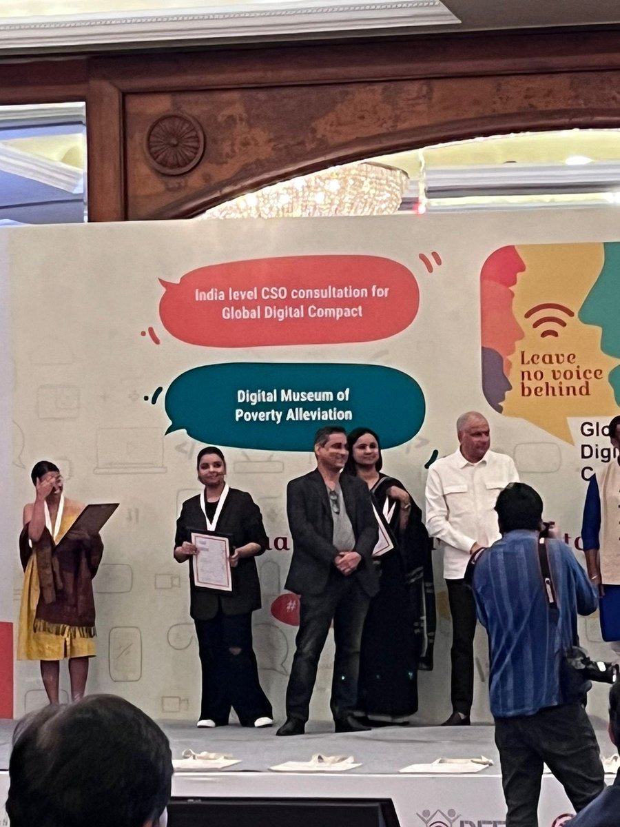 japna_p's tweet photo. My team @FIIHindi led by stellar @006ritikaroy won the Social Media 4 Empowerment award under the Citizen and Community Media category by @DEFindia. 🎉

So bummed that I can’t be there due to this stupid flu but so so proud of them! 💜💜
#SM4E https://t.co/ibjMKRfA4N